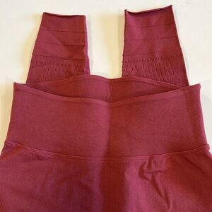 Free People Movement‎ - size L, burgundy, highrise, perforated detailed legging